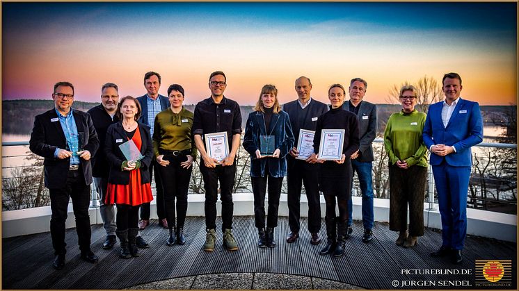 Preisträger und Laudatoren des 4. Medienpreis Mittelstand NORD+OST. Foto: Jürgen Sendel