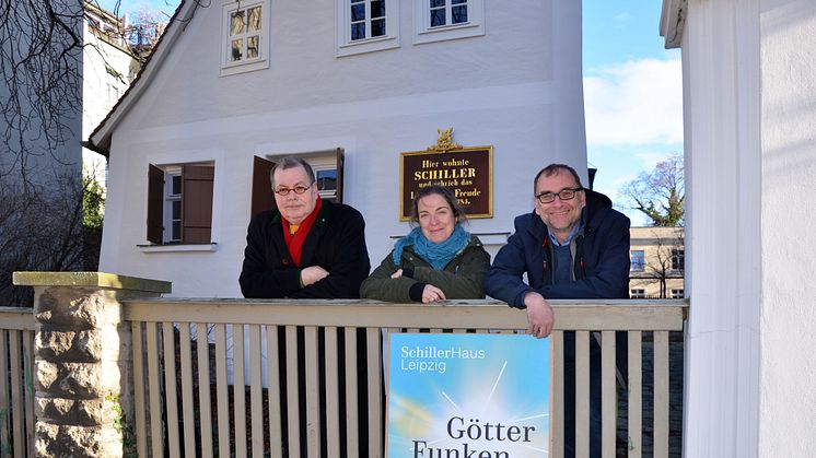 Steffen Poser, Franziska Jenrich-Tran und Dr. Anselm Hartinger (v.l.) am Schillerhaus