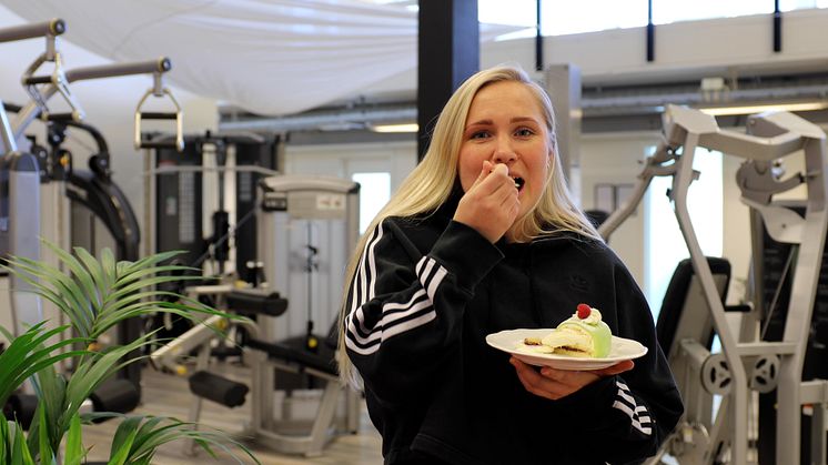 Cornelia Roos från Växjö medverkar i kampanj Fössta tossdan i mass. Hon driver företaget Coach C och älskar massipantååta.