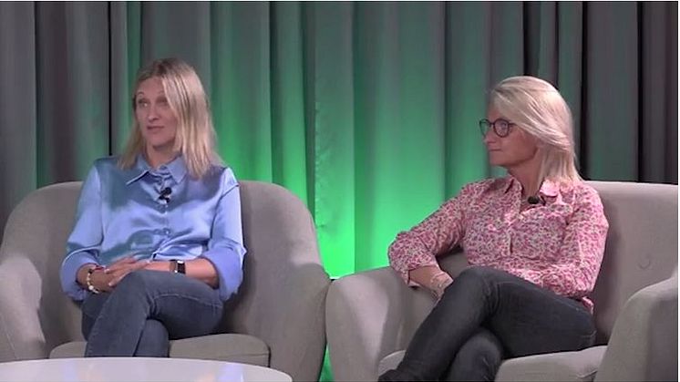 Ninda Wegbratt Menkus och Ulrica Falck diskuterar skolinspektionens besök på Färsingaskolan