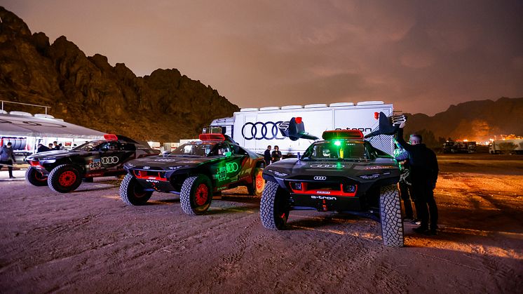 De 3 Audi RS Q e-tron ved Dakar Rally 2022