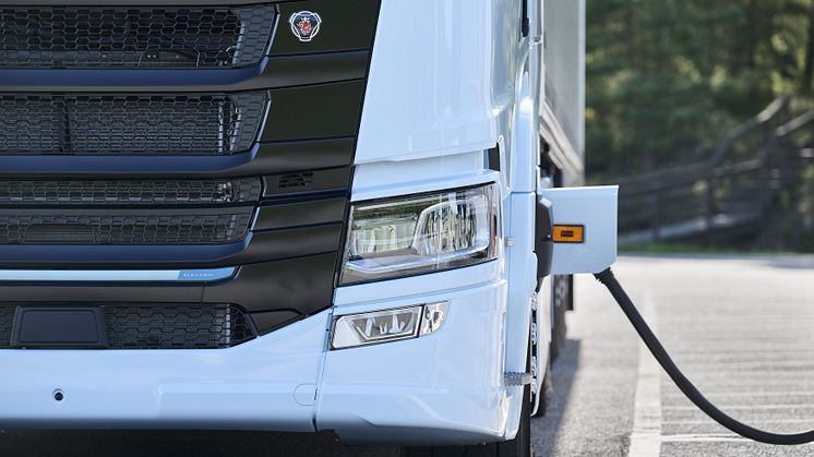 Uudet Scania 40R täyssähkökuorma-autot aloittavat VR Transpointin operoimina SSAB Europen kuljetuksissa loppuvuodesta 2024