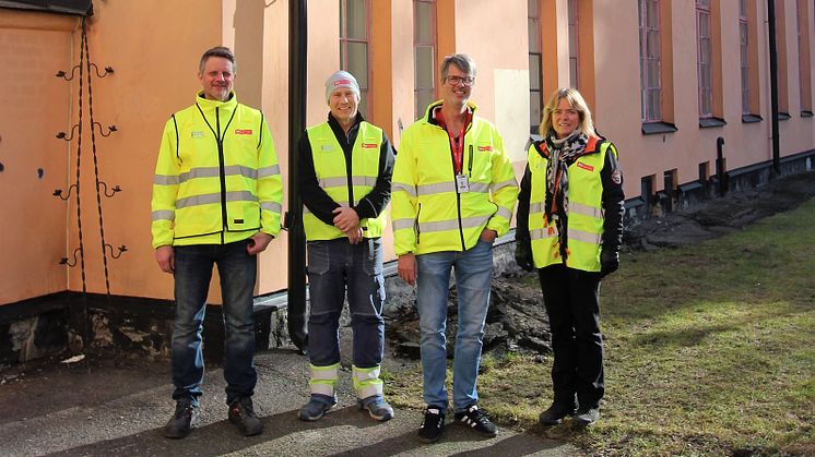 Anders Karlsson, Rolf Frank, Anders Radinger och Christina Lindén från M3 Bygg, som alla är delaktiga i renoveringen av Stockholms Stadsmissions nya mötesplats St Paul. Foto: M3 Bygg