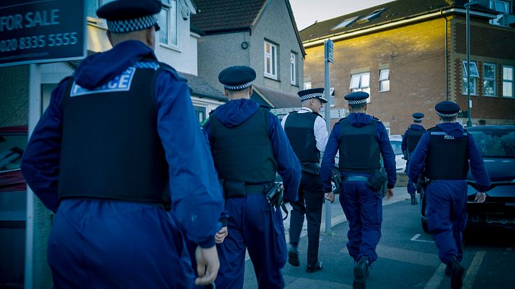 Commissioner Sir Mark Rowley at an early morning arrest in Sutton 002.jpg