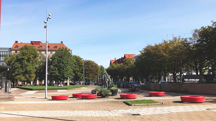 Under kommande veckor samlar park- och naturförvaltningen in synpunkter på hur Olof Palmes plats kan bli mer trivsam, trygg och tillgänglig. Foto: Göteborgs Stad