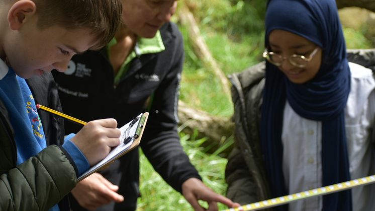 Peak District National Park Ambassador Schools help young people to experience the outdoors and learn how to care for the environment. Pictures by Fiona Stubbs/PDNPA.