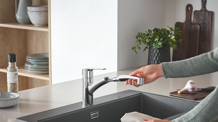 Produkterne i GROHE Smart serien leveres sammen med et specielt udviklet værktøj, der kombinerer alle de egenskaber, der er nødvendige for at installere en GROHE vandhane