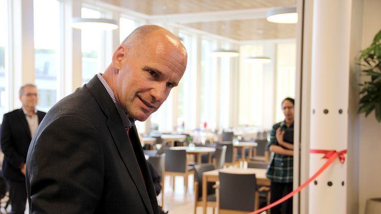 Byråd for næring og eierskap, Geir Lippestad, deltok på åpningen av de 35 nye Omsorg+ boligene.