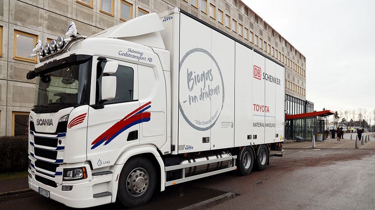Transporter vid Toyotas truckfabrik i Mjölby går på biogas