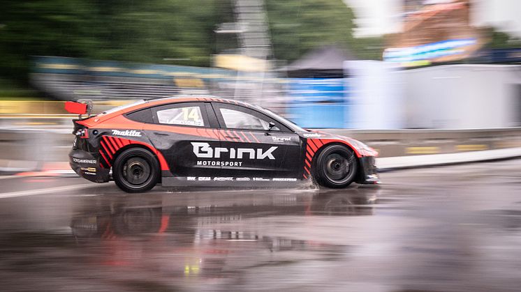 Jimmy Eriksson. Tesla Model 3, Brink Motorsport. Foto: Anders Helgesson/STCC