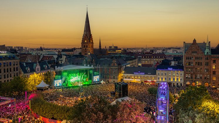 Bild över Stora Scenen och Stortorget under Timbuktus konsert onsdag 17 augusti