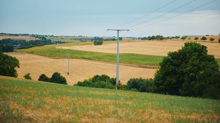 Die Bayernwerk Netz GmbH betreibt seit 1. Januar rund 174 Kilometer Nieder- und Mittelspannungskabel und 62 Trafostationen in Erharting, Pleiskirchen, Niedertaufkirchen und Niederbergkirchen.