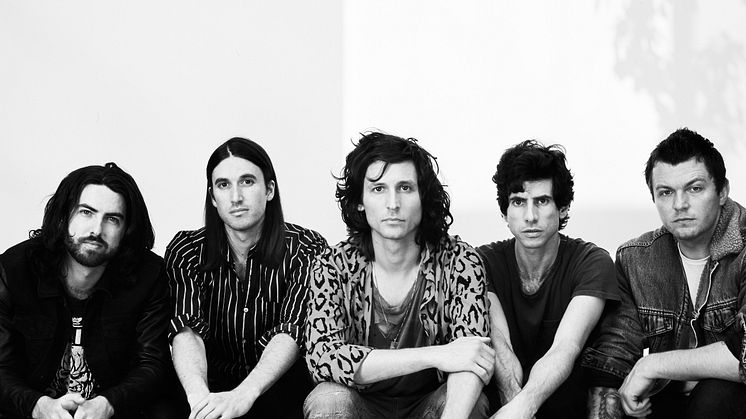 ​Strokesgitarristen Nick Valensi har bildat nya bandet CRX