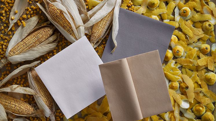 De nya Bio Dunisoft®-​servetterna tillverkas nu med ett fossilfritt bindemedel delvis gjort på majs, citronskal och annat matavfall 