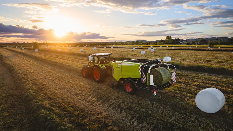 Höjd ribba för prestanda och hållbarhet: CLAAS presenterar nya ROLLANT 630 RC UNIWRAP