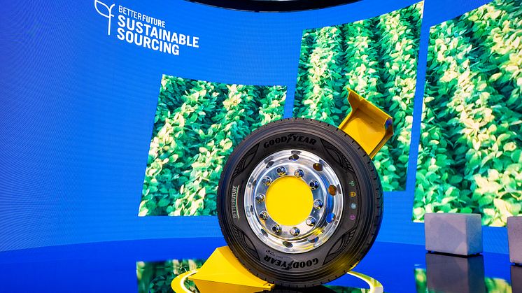 Goodyears demonstrationsdäck för lastbilar är tillverkat i 63 % hållbara material och stärker företagets vision om att driva på effektivitet och hållbarhet för kommersiella åkeri