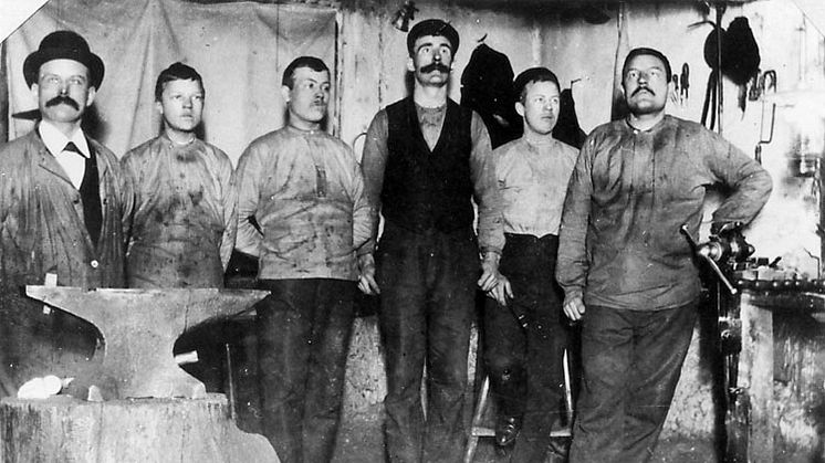 Inbjudan till pressträff torsdag 2 maj: Österbergska knivsmedjan kommer hem igen när Nordiska museet överlämnar den till Eskilstuna stadsmuseum