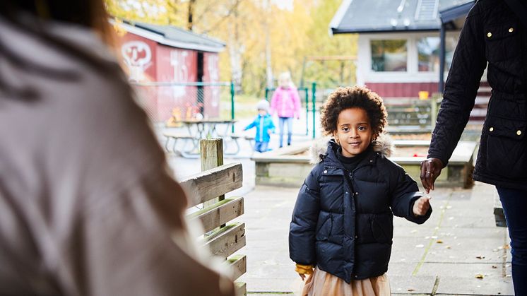 Det är förskolenämnden i Göteborg som har gett förskoleförvaltningen i uppdrag att utreda om och hur förskolor kan slås samman. Sammanslagning innebär att förskolorna kommer att börja räknas som samma enhet. Fotograf: Katja Ragnstam