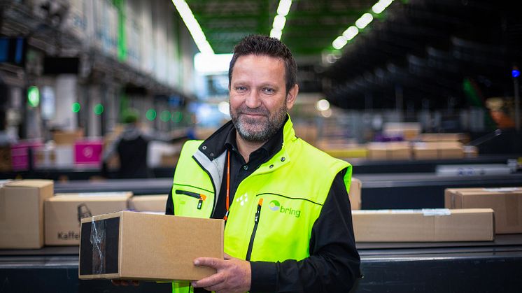 Hans-Øyvind Ryen, konserndirektør i Posten i Norge forbereder seg på pakkevekst inn mot Black Friday og jul. Foto: Håvard Jørstad/ Posten Norge