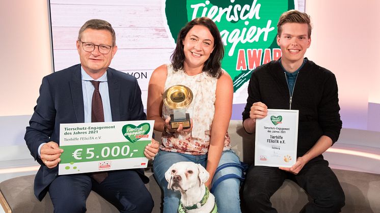 Fressnapf TEA 2021 Tierschutzengagement des Jahres Tierhilfe FELiciTA mit Hermann Aigner