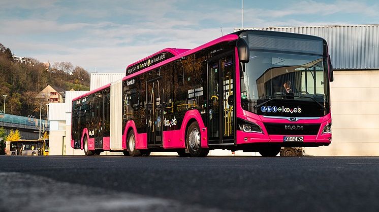 Zwei Solo- und 27 Gelenkbusse - betrieben mit Biogas - verstärken die Flotte der Koblenzer Verkehrsbetriebe. (Foto: MAN Truck & Bus)