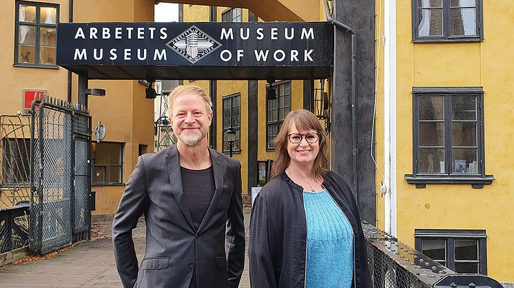 Niklas Cserhalmi, museidirektör och Carina Milde, intendent, ser fram emot att skapa det turnerande demokratilabbet. Foto: Arbetets museum