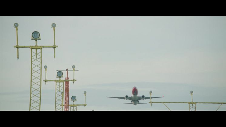 Boeing 737-800 filmet fra bakken