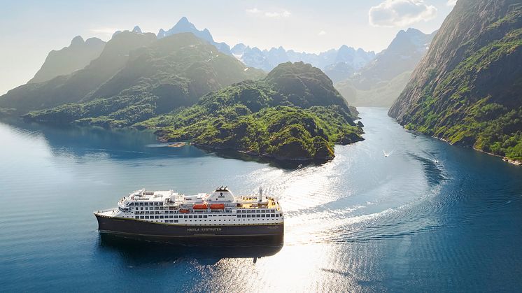 Havila Castor in Trollfjorden