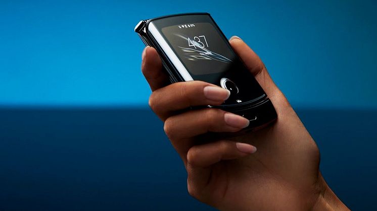 Under 2020 lanseras bland andra Motorola Razr som enbart har stöd för e-SIM. 