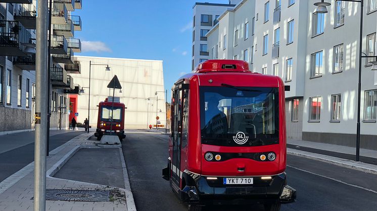 Elektrifierad självkörande buss.