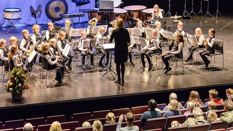 Eiganes Juniorkorps på scenen i Zetlitz  under RM 2018