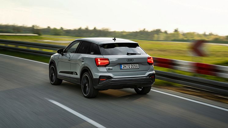 Audi Q2 (Pilegrå)