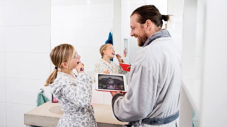 I Rocka munnen kopplas tandborstningen ihop med skärmtid i ett roligt spel.