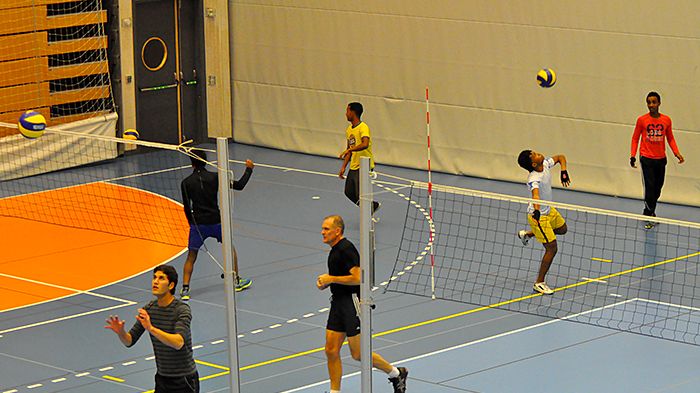 Startade volleybollträning för nyanlända ungdomar