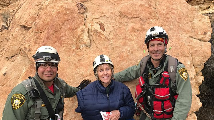 Image - ACR - Rita Wagner, 78, with the rescue personnel 
