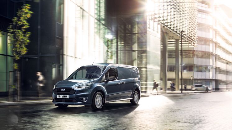 Ford zveřejňuje první informace o nových lehkých užitkových modelech Transit Connect a Transit Courier