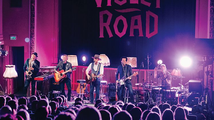 Violet Road ute med akustisk live-album