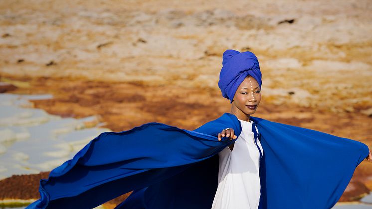 Albumaktuella Fatoumata Diawara gästar Stora Teatern