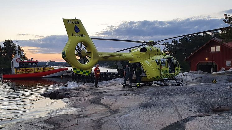 Sjöräddare från Möja hjälpte en person med hjärtstopp, och insatsen nomineras till Årets Sjöräddare. Bilden är från ett annat tillfälle.