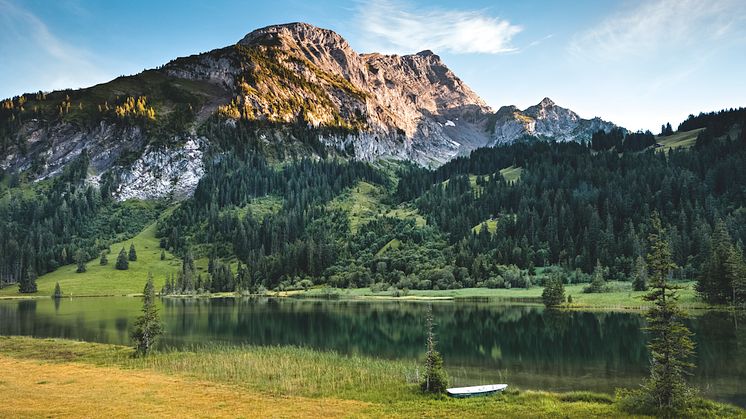 Der Lauenensee im Berner Oberland; Copyright: Schweiz Tourismus/Roland Gerth