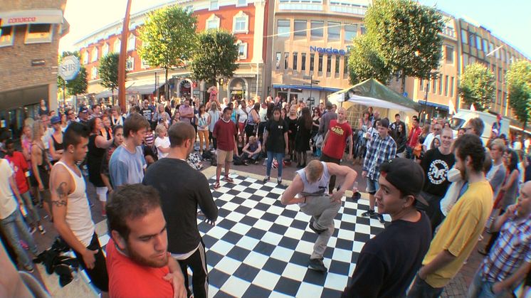 Breakdance för välgörenhet