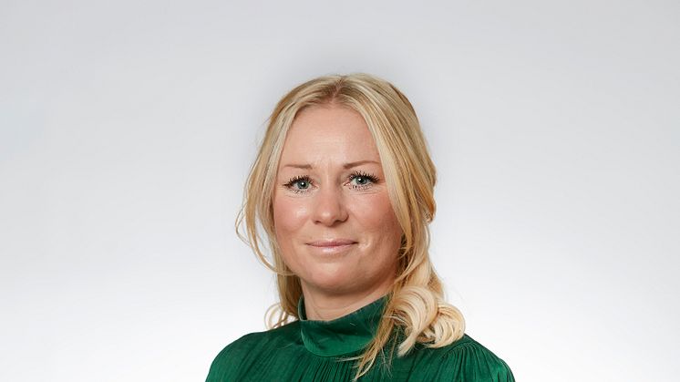 Karin Mizgalski, hållbarhetschef på Wallenstam, är glad över att se att arbetet med koncernens klimatmål har resulterat i fina insatser både inom nyproduktion och förvaltning.