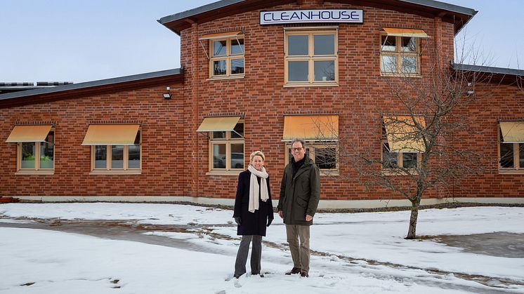 Anna Lorentz, regionchef Stockholm och Nils Rydh, vd Svenska Hus vid Ranhammarsvägen 26