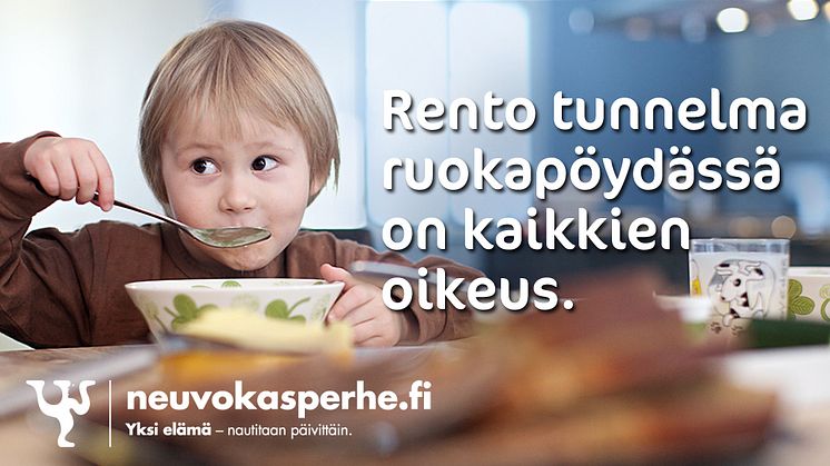 Ruokailoa lapsiperheen joulupöytään 