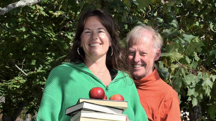 Joanna Wåhlin och Staffan Engstrand, bibliotekarier och projektledare för Norrtäljes Bokmässa.