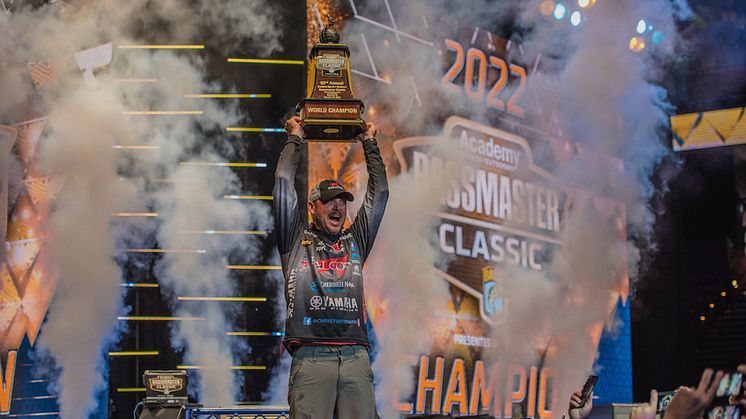 Garmin Profiangler Jason Christie als Gewinner  der Bassmaster Classic 2022 gekürt.