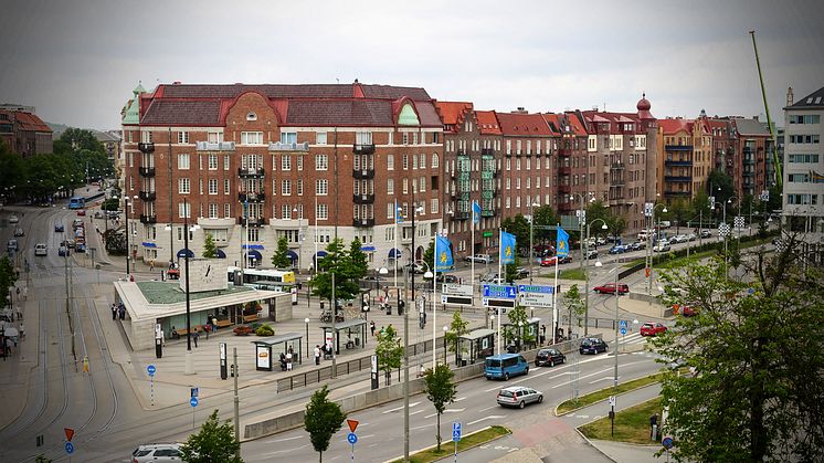 Göteborgs kommun införde 2019 en ny rutin för dessa personer, ”pengar i handen”, som nödbistånd. Foto:Lars Johansson (AdobeStock.com)