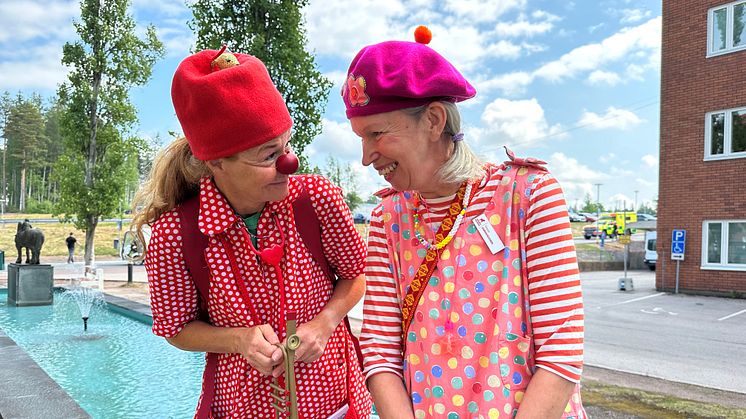 Lotta Lagerström och Monika Lidberg, eller Tant Prick och Vimsan som de heter som clowner.