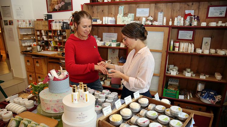 Salbenmanufaktur Beti Lue - Ladengeschäft und Produkte in der Könneritzstraße 61 in Leipzig - Foto: Andreas Schmidt