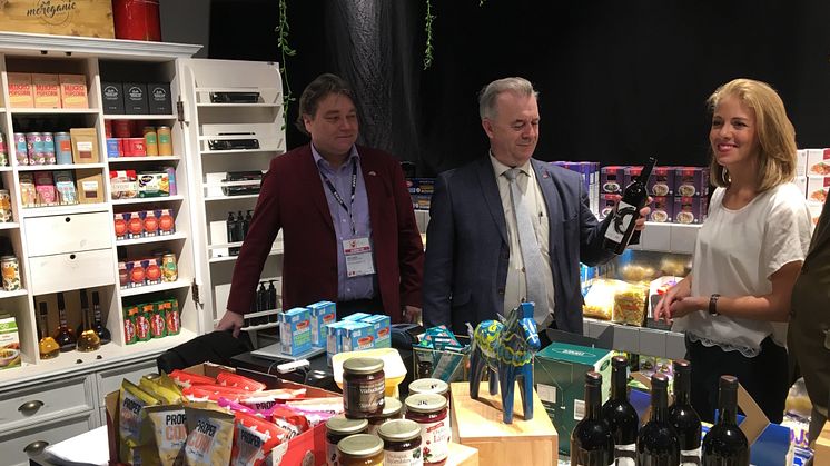 Per Ågren, moreganic Sweden, Landsbygdsminister Sven-Erik Bucht, Nina Nilsson, Kundansvarig förädling och handel KRAV.